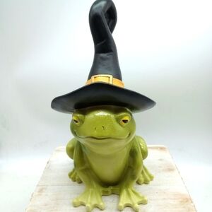 Halloween Frog With Witch Hat